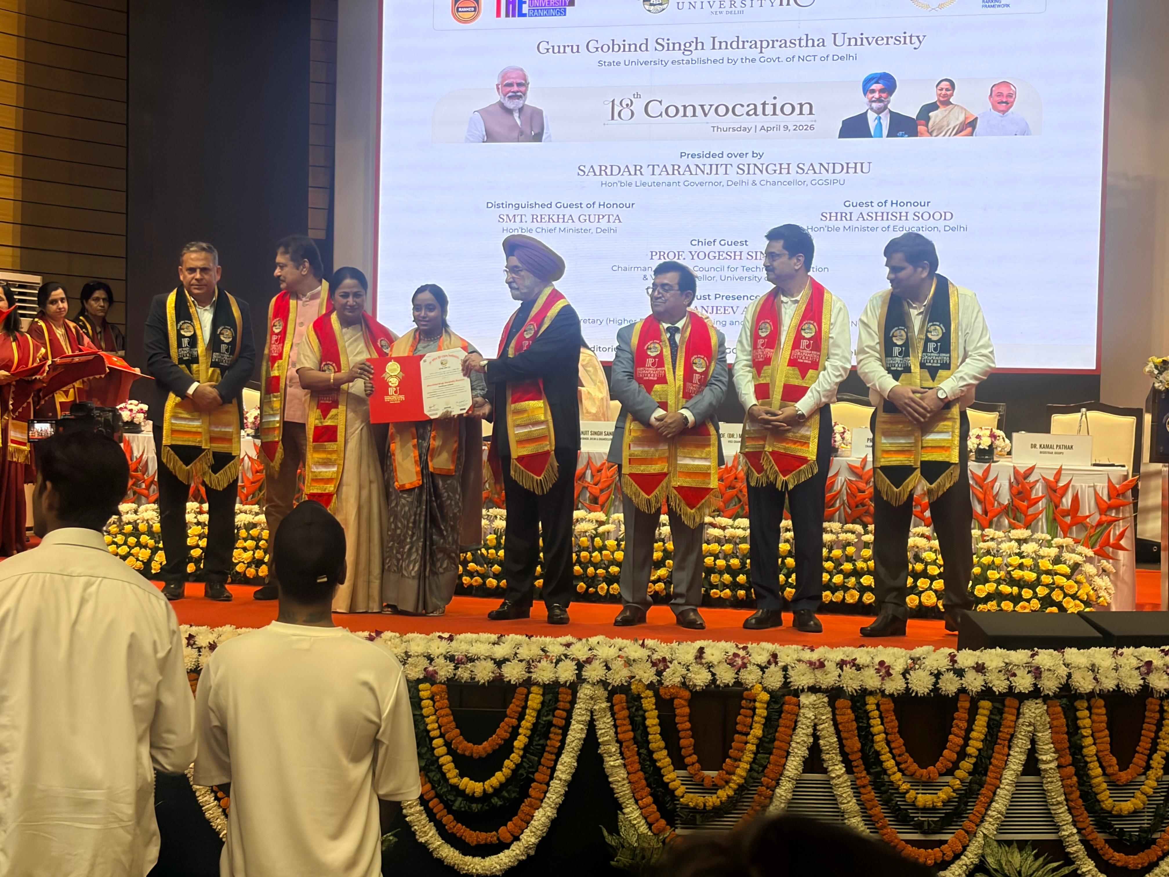 Gold Medalist- Ms. Ruchika SSHCON with dignitaries at 18th convocation GGSIPU